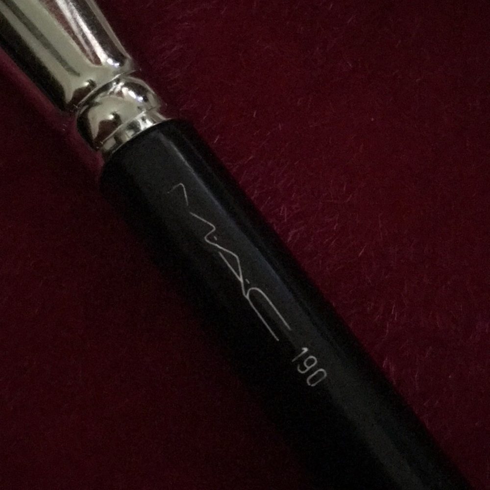 MAC 190 - Picture 2 of 2